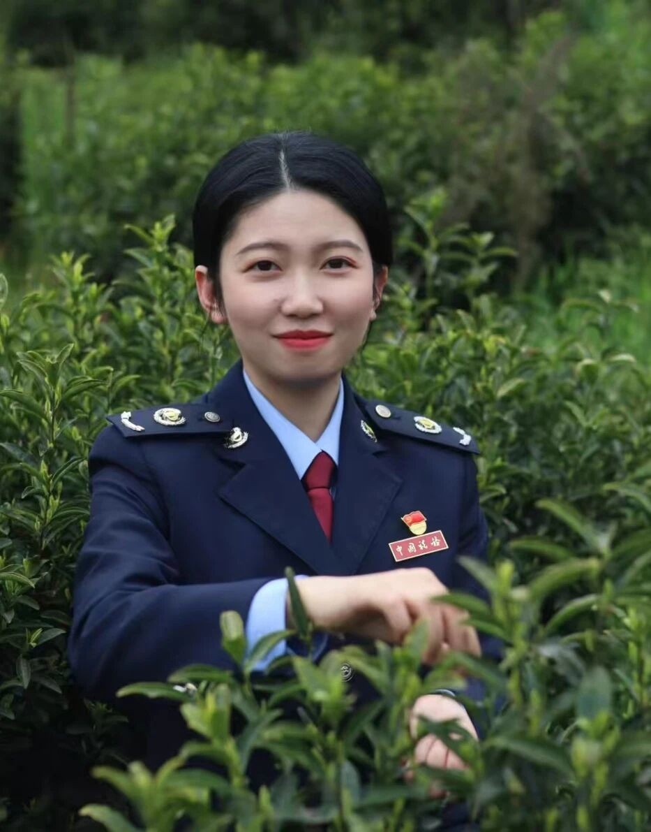 从云经管到税务局,云经管商科六边形战士:财务管理学子用专业书写“ 国家税务人 ”的青春答卷 第 1 张 从云经管到税务局,云经管商科六边形战士:财务管理学子用专业书写“ 国家税务人 ”的青春答卷 第 1 张